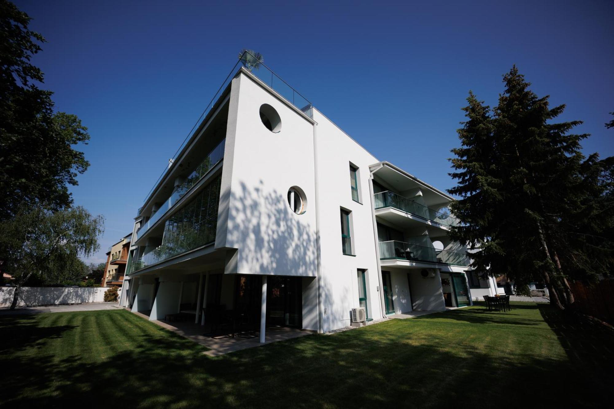 Villa Bauhaus Labi Garden Wellness Apartman Siófok Exterior foto